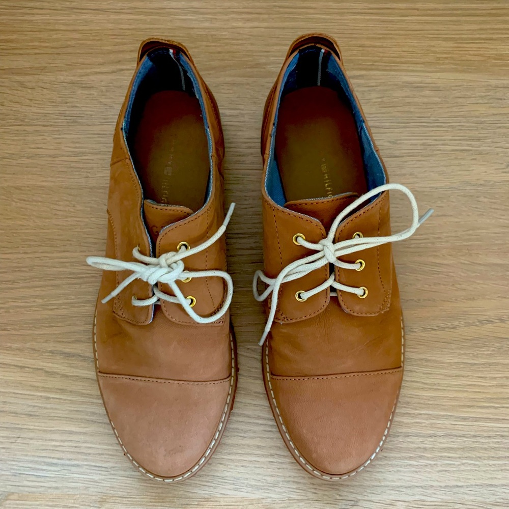 Tommy Hilfiger women’s Oxford shoes